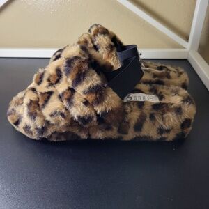 Rouge Helium Slippers Faux Fur Leopard Print SlipOn Elastic Back Size 8 Brown Ne